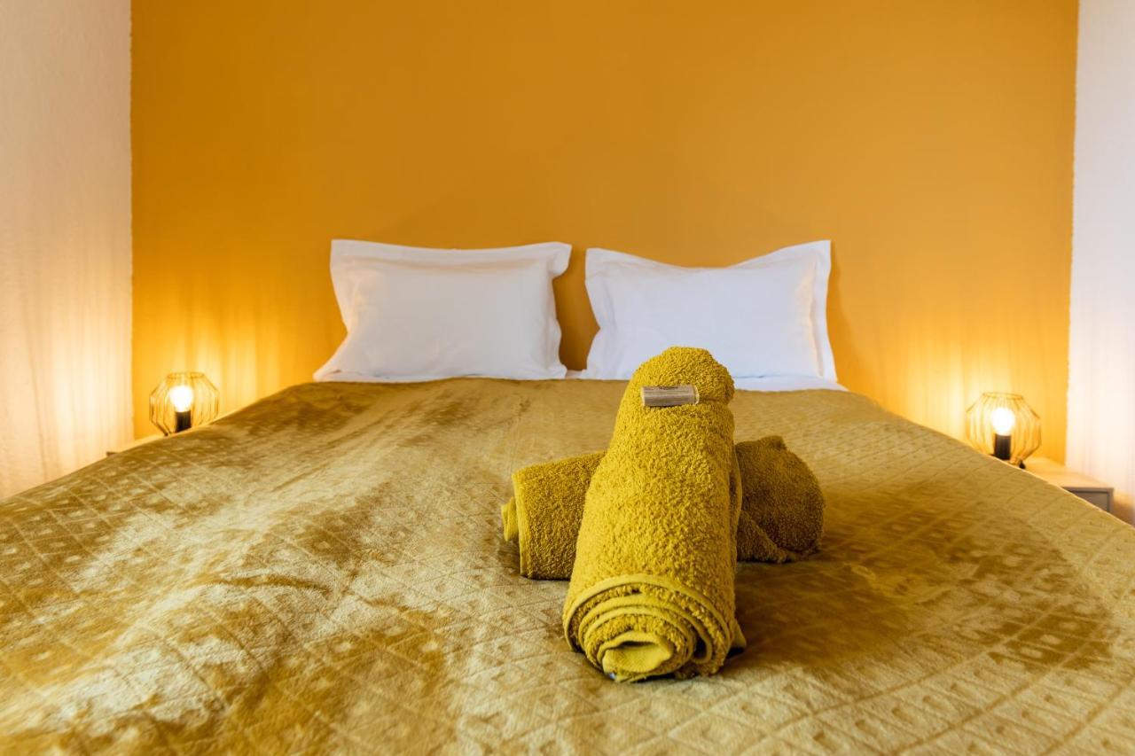 Domaine Du Coq En Pat Bed & Breakfast Augerolles Ngoại thất bức ảnh