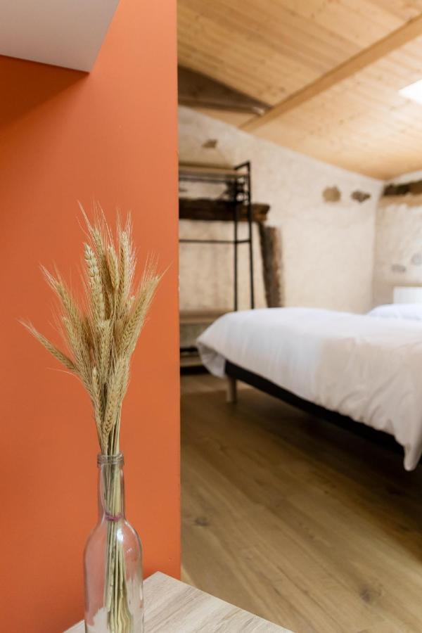 Domaine Du Coq En Pat Bed & Breakfast Augerolles Ngoại thất bức ảnh